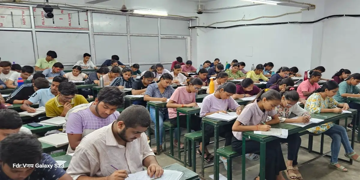 About Best SR Classes | No.1 JEE/NEET Preparation Institute